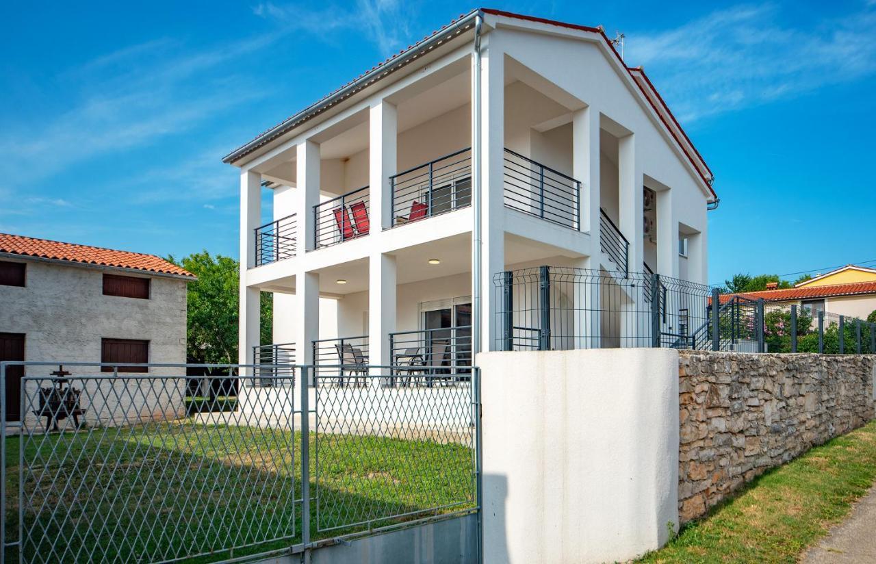 Villa Alexandria Ližnjan エクステリア 写真