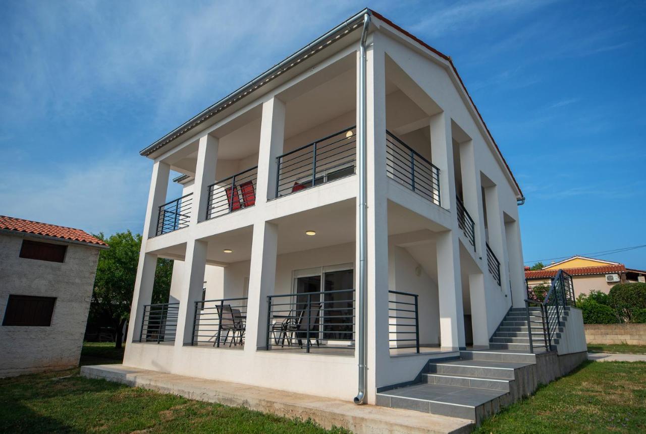 Villa Alexandria Ližnjan エクステリア 写真