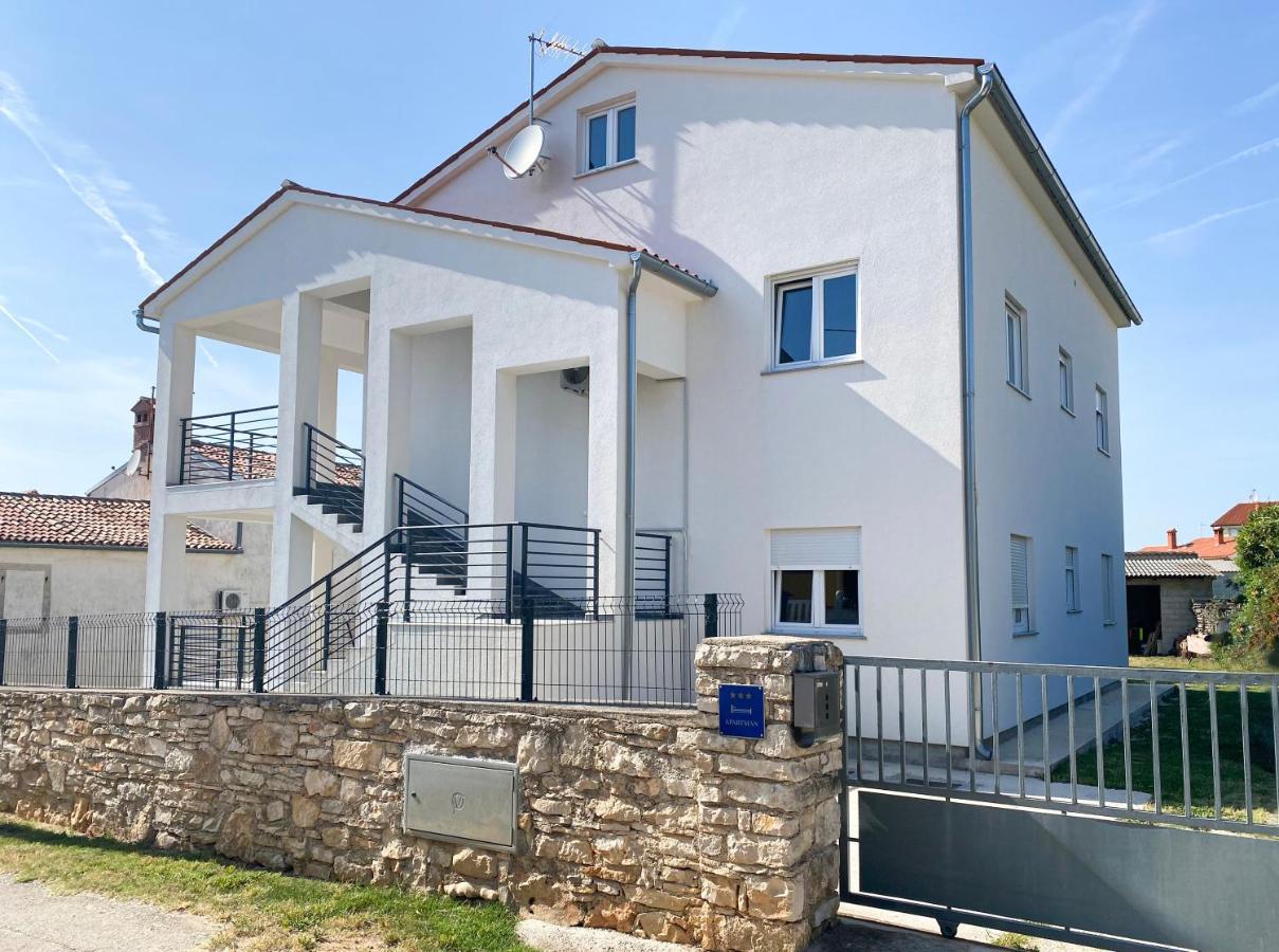 Villa Alexandria Ližnjan エクステリア 写真